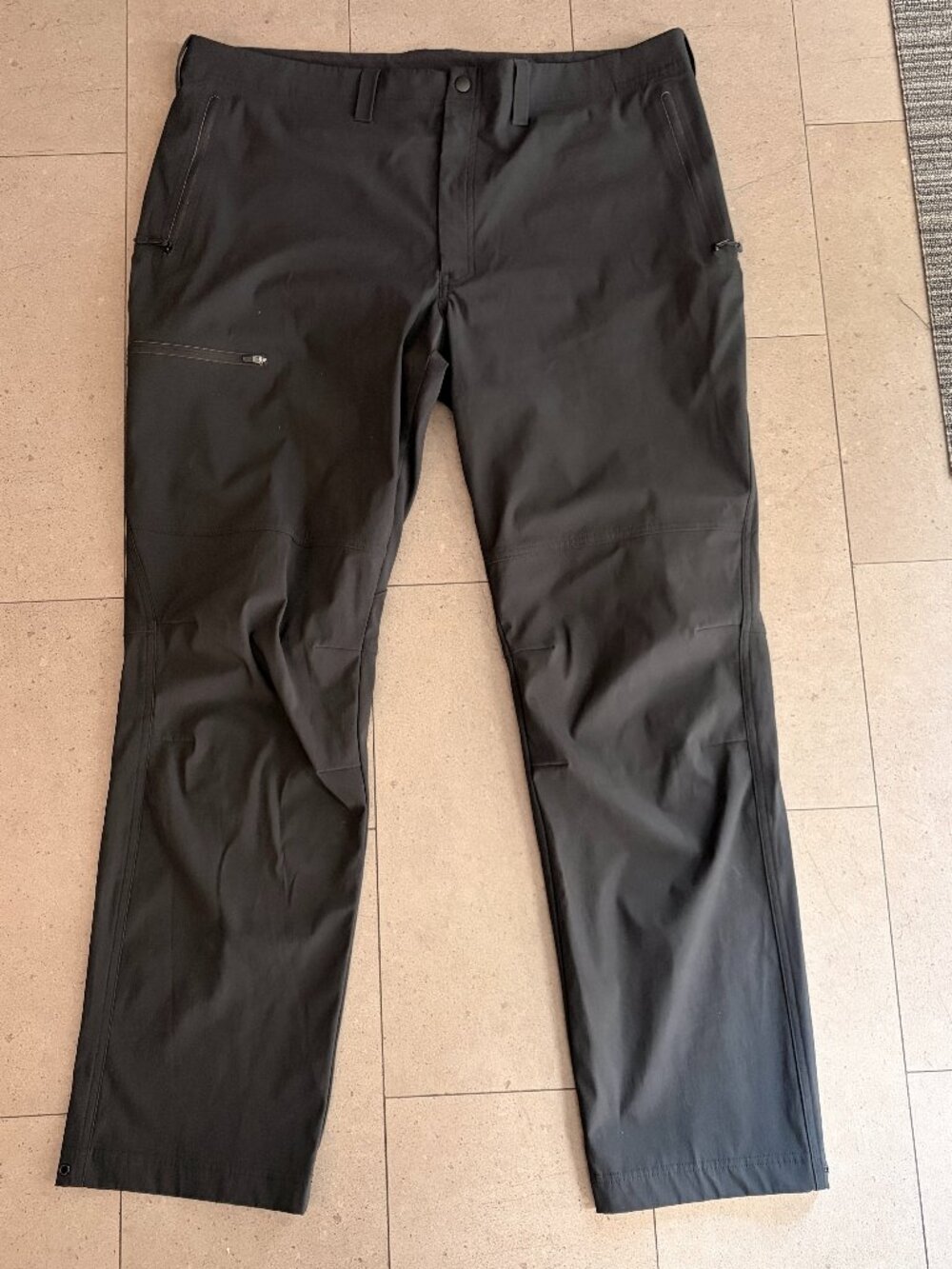 MEC Men's Black Pants-Size 40